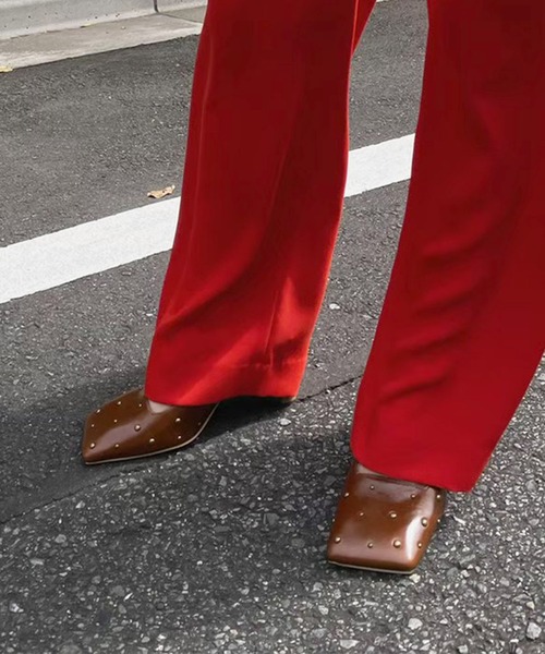 Ameri（アメリ）の「TRAPEZOID CUT STUDS PUMPS（パンプス・レディース・ブラウン/ブラック・SMALL/MEDIUM/LARGE）」の9枚目の写真