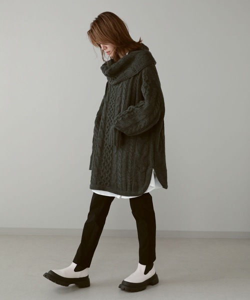 Bou Jeloud(ブージュルード)の「2WAYケーブルニットチュニック(ニット/セーター・レディース・チャコールグレー/オフホワイト/キャメル・FREE)」の7枚目の写真