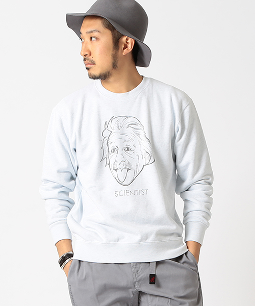 BEAMS（ビームス）の「Souvenir / EINSTEIN クルーネック スウェット（スウェット・メンズ・ブラック/グレー・MEDIUM/LARGE/SMALL）」の2枚目の写真