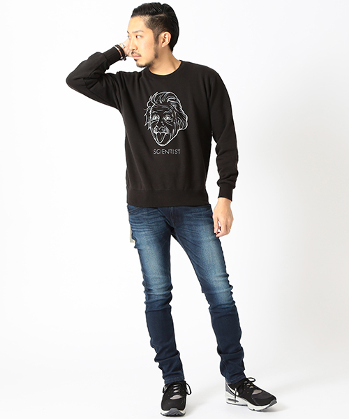 BEAMS（ビームス）の「Souvenir / EINSTEIN クルーネック スウェット（スウェット・メンズ・ブラック/グレー・MEDIUM/LARGE/SMALL）」の3枚目の写真