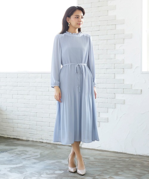 WHITE JOOLA(ホワイトジョーラ)の「【2022SS】シフォンジョーゼットアコーディオンプリーツフリルネックワンピース(ワンピース・レディース・ブラック/ベージュ/サックスブルー・11号/9号/7号)」の6枚目の写真