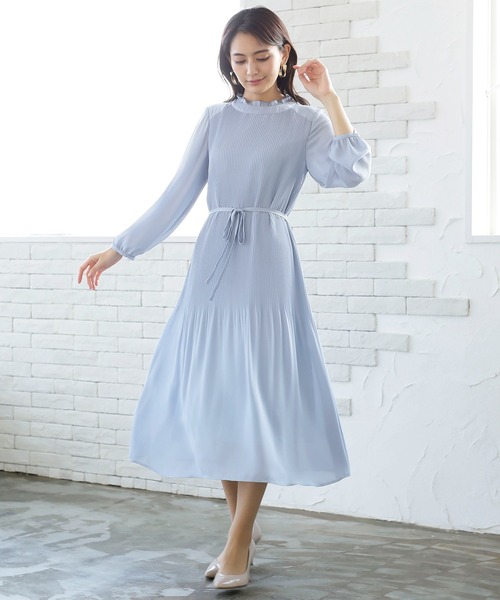 WHITE JOOLA(ホワイトジョーラ)の「【2022SS】シフォンジョーゼットアコーディオンプリーツフリルネックワンピース(ワンピース・レディース・ブラック/ベージュ/サックスブルー・11号/9号/7号)」の9枚目の写真