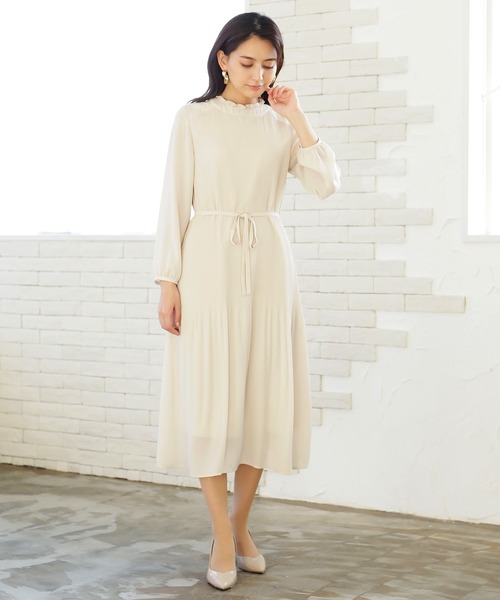 WHITE JOOLA(ホワイトジョーラ)の「【2022SS】シフォンジョーゼットアコーディオンプリーツフリルネックワンピース(ワンピース・レディース・ブラック/ベージュ/サックスブルー・11号/9号/7号)」の18枚目の写真