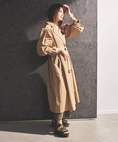 トレンチコート　ブラック　emmi atelier Rainy Day Outfits │ emmi（エミ）公式サイト