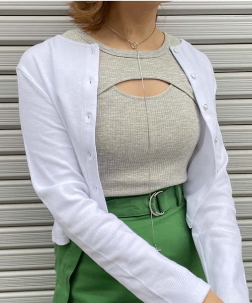 archives(アルシーヴ)の「リブショートカーディガン(カーディガン/ボレロ・レディース・ブラック/パープル/オフホワイト/グリーン/オレンジ/ピンク・MEDIUM)」の2枚目の写真