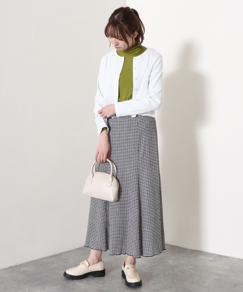 archives(アルシーヴ)の「リブショートカーディガン(カーディガン/ボレロ・レディース・ブラック/パープル/オフホワイト/グリーン/オレンジ/ピンク・MEDIUM)」の10枚目の写真