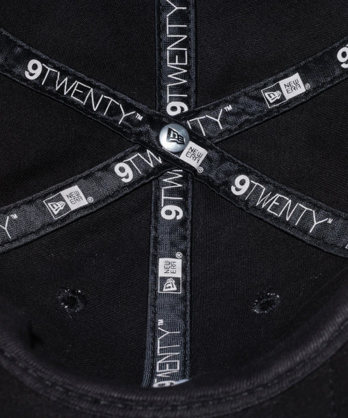 NEW ERA（ニューエラ）の「NEW ERA/ニューエラ キャップ 9TWENTY MLBフラットエンブロイダリー ロサンゼルス・ドジャース ミニロゴ 13054575（キャップ・メンズ・ブラック×ブラック・FREE）」の4枚目の写真