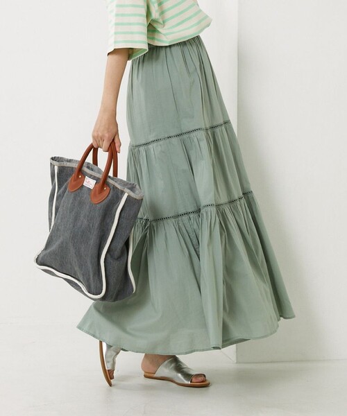 FREAK'S STORE(フリークスストア)の「インドティアードマキシスカート(スカート・レディース・ブラック/オフホワイト/サックスブルー/オレンジ/ブルー/グリーン/ブルーグリーン・フリ-)」の4枚目の写真