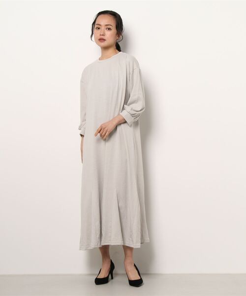 ehka sopo（エヘカソポ）の「カットマーメイドワンピース（ワンピース・レディース・ブラック/ベージュ/キナリ・ﾌﾘ-）」の2枚目の写真