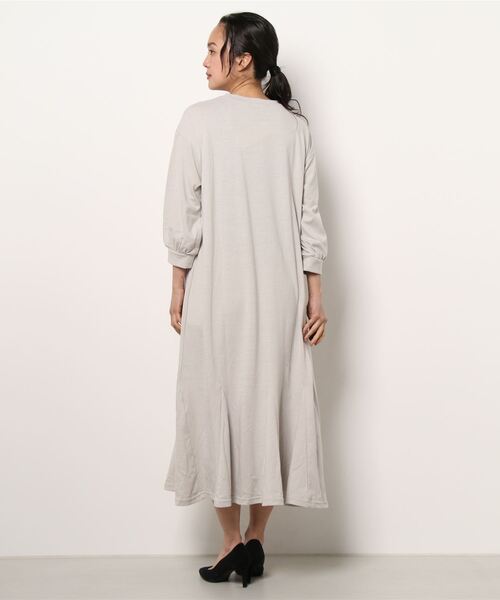 ehka sopo（エヘカソポ）の「カットマーメイドワンピース（ワンピース・レディース・ブラック/ベージュ/キナリ・ﾌﾘ-）」の4枚目の写真