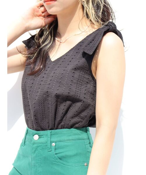 EVRIS（エヴリス）の「コットンレースノースリーブブラウス（シャツ/ブラウス・レディース・ホワイト/ブラック/グリーン・FREE）」の9枚目の写真