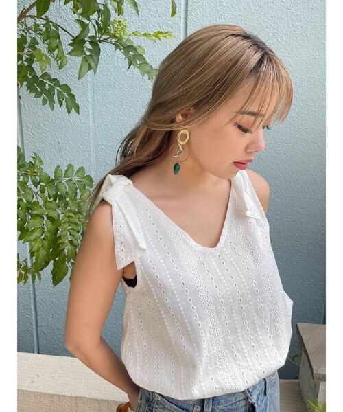EVRIS（エヴリス）の「コットンレースノースリーブブラウス（シャツ/ブラウス・レディース・ホワイト/ブラック/グリーン・FREE）」の19枚目の写真