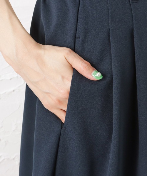 NAVY(ネイビー)の「ベルト付き カットジョーゼットタックパンツ(その他パンツ・レディース・ネイビー/カーキ/ブラック・L/M)」の13枚目の写真