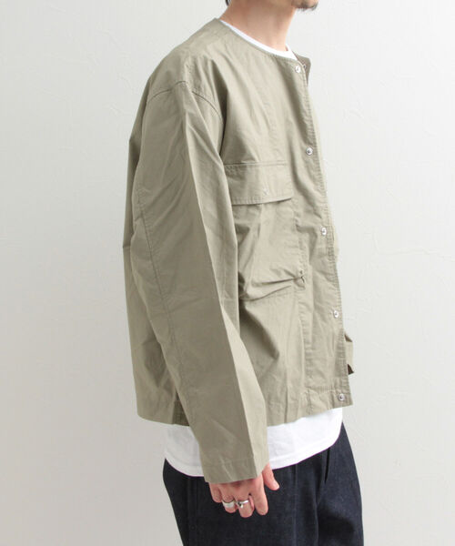 GLOSTER（グロスター）の「【GLOSTER/グロスター】タイプライターノーカラーシャツジャケット（シャツ/ブラウス・メンズ・ネイビー/オフホワイト/カーキ・MEDIUM/LARGE）」の6枚目の写真