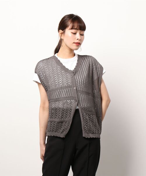 Samansa Mos2 blue(サマンサモスモスブルー)の「前後2way透かしニットベスト(ベスト・レディース・オフホワイト/モカ/チャコール・フリ-)」の3枚目の写真