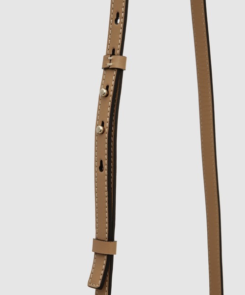 Chloe(クロエ)の「WOODY / ストラップ付きスモールトートバッグ SMALL TOTE BAG WITH STRAP(ハンドバッグ・レディース・ベージュ系その他・FREE)」の4枚目の写真