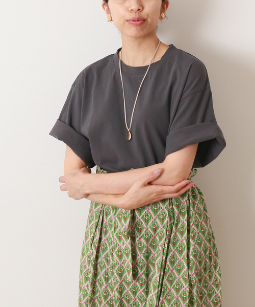 IENA LA BOUCLE(イエナラブークル)の「IENA LA BOUCLE ツイストコットン ラウンドヘムTシャツ(Tシャツ/カットソー・レディース・ブラック系その他/ピンク系その他/バーガンディー・FREE)」の7枚目の写真