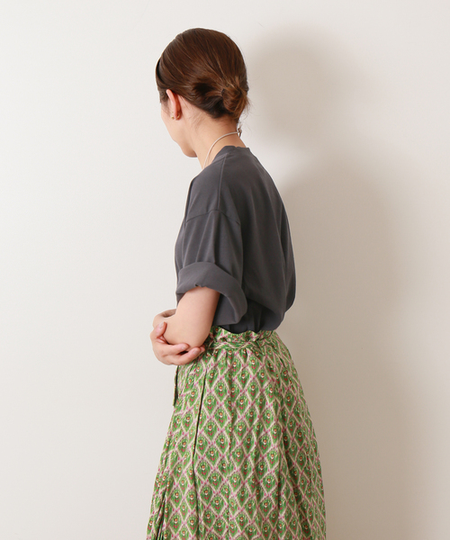IENA LA BOUCLE(イエナラブークル)の「IENA LA BOUCLE ツイストコットン ラウンドヘムTシャツ(Tシャツ/カットソー・レディース・ブラック系その他/ピンク系その他/バーガンディー・FREE)」の12枚目の写真