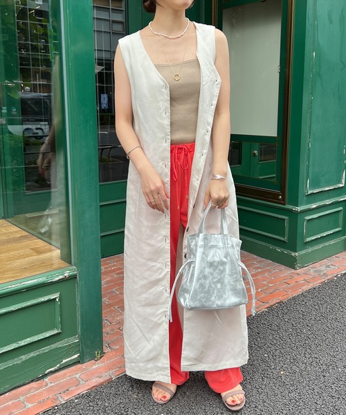 SHENERY(シーナリー)の「レーヨン麻フロントボタンロングワンピース(ワンピース・レディース・ブラック/イエロー/ライトベージュ・FREE)」の21枚目の写真