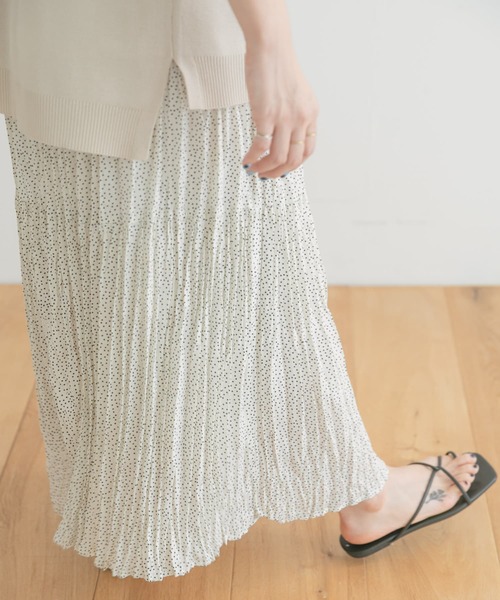 ITEMS URBANRESEARCH（アイテムズ アーバンリサーチ）の「ドットクリンクルプリーツスカート（スカート・レディース・ブラック/ホワイト・FREE）」の8枚目の写真