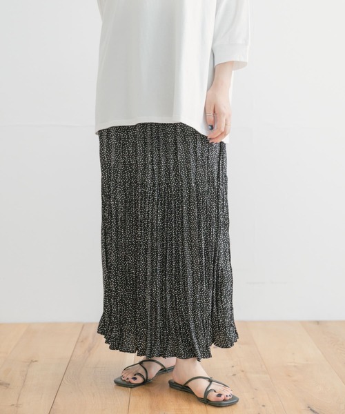 ITEMS URBANRESEARCH（アイテムズ アーバンリサーチ）の「ドットクリンクルプリーツスカート（スカート・レディース・ブラック/ホワイト・FREE）」の5枚目の写真