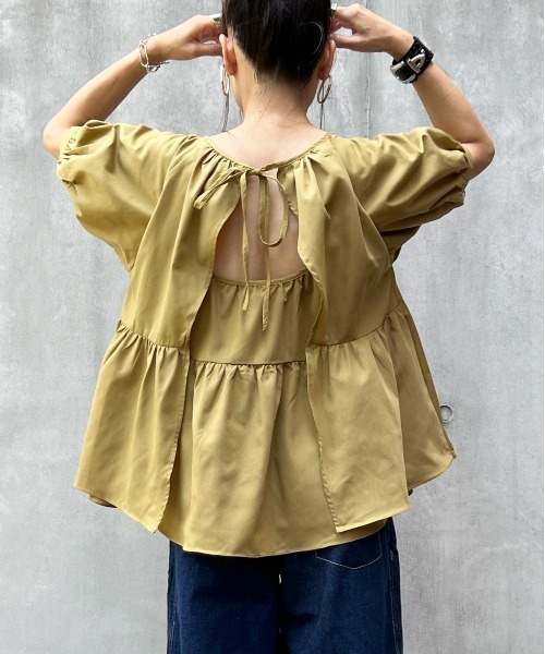 ECRIRE（エクリール）の「【YUKIEコラボ】バックオープンギャザーフレアブラウス（シャツ/ブラウス・レディース・ブラック/オフホワイト/グリーン・S/M）」の13枚目の写真