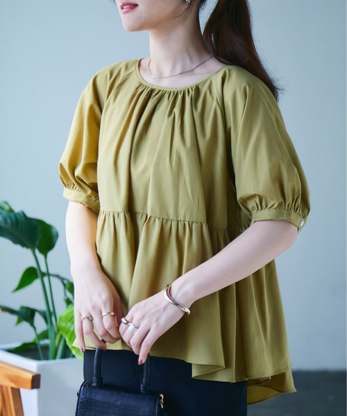 ECRIRE（エクリール）の「【YUKIEコラボ】バックオープンギャザーフレアブラウス（シャツ/ブラウス・レディース・ブラック/オフホワイト/グリーン・S/M）」の17枚目の写真