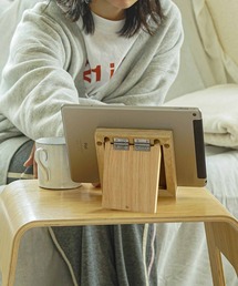 fur.（ファー）の「fur. ファー ウッドガジェットスタンド ipad（収納グッズ・キッズ）」