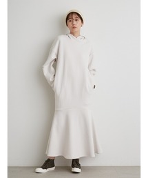 【emmi atelier】フーディーカットワンピース