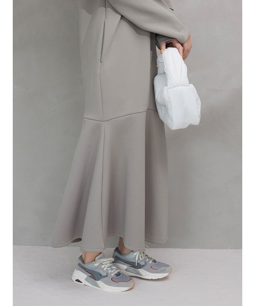 emmi(エミ)の「【emmi atelier】フーディーカットワンピース(ワンピース・レディース・オリーブ/アイボリー/ブラック/ネイビー/ライトベージュ・1/0)」の8枚目の写真