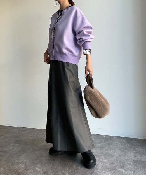 DouDou（ドゥドゥ）の「【WEB限定】フェイクレザーフレアスカート（スカート・レディース・チャコールグレー/モカ・FREE）」の7枚目の写真