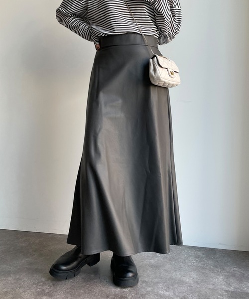DouDou（ドゥドゥ）の「【WEB限定】フェイクレザーフレアスカート（スカート・レディース・チャコールグレー/モカ・FREE）」の9枚目の写真