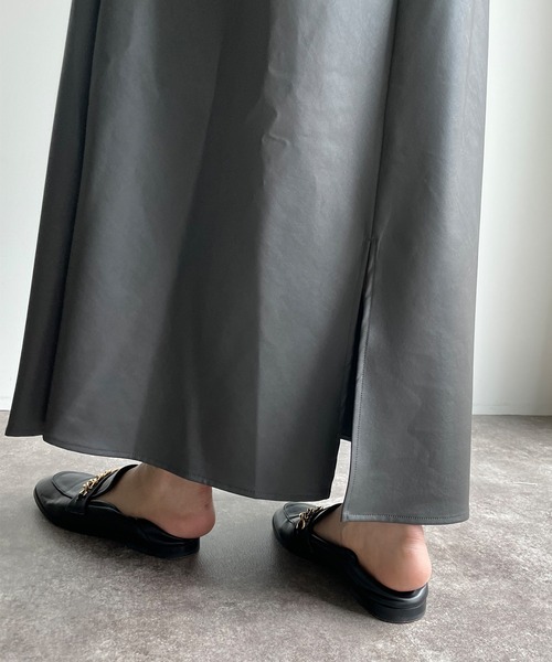 DouDou（ドゥドゥ）の「【WEB限定】フェイクレザーフレアスカート（スカート・レディース・チャコールグレー/モカ・FREE）」の19枚目の写真