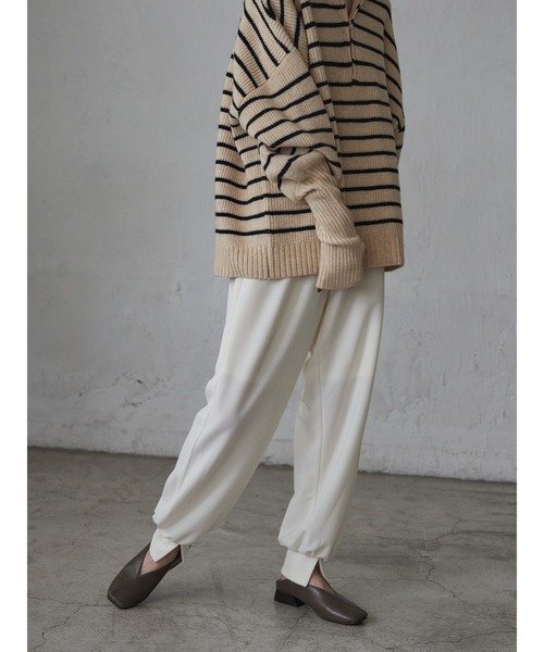 rem closet（レムクローゼット）の「ジョーゼットスリットジョガーパンツ（その他パンツ・レディース・オフホワイト・S/M）」の3枚目の写真