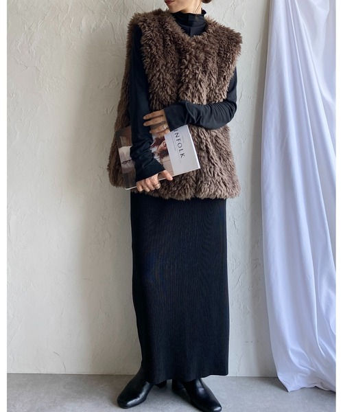 She's Closet（シーズクローゼット）の「ノーカラーボリュームファーベスト（ベスト・レディース・ブラウン/ベージュ/アイボリー/ブラック/スモークピンク・FREE）」の20枚目の写真