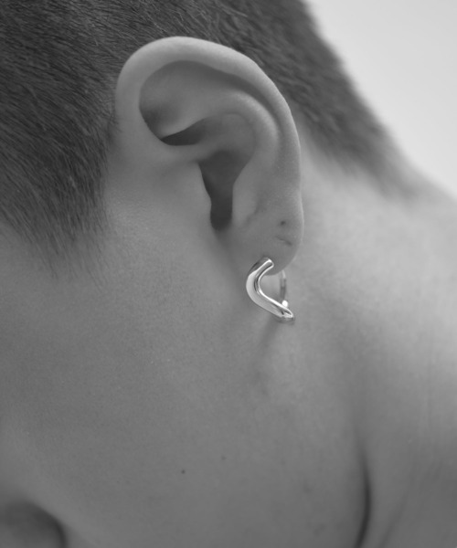 novice(ノーヴィス)の「【novice】Twisted Nuance Pierce(ピアス(両耳用)・レディース・シルバー/ゴールド・FREE)」の9枚目の写真