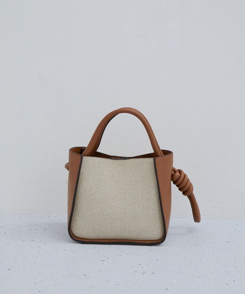 ADAM ET ROPE'（アダムエロペ）の「〈追加〉【WEB限定】むすびミニバッグ（ハンドバッグ・レディース・ブラック/グレー系その他/キャメル・FREE）」の3枚目の写真