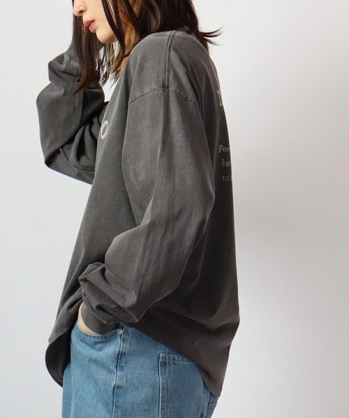 spiritoso(スピリトーゾ)の「spiritoso ピグメントアーチロゴイーグルプリントロンT 長袖(Tシャツ/カットソー・レディース・バーガンディー/グレイッシュベージュ/ブラック/チャコール・F)」の5枚目の写真