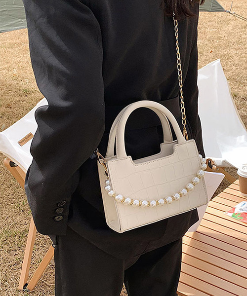 c.u.l（シーユーエル）の「2way パール付き クロコ型押し風ショルダーバック cula577（ショルダーバッグ・レディース・ブラック/ホワイト/グリーン/イエロー・FREE）」の6枚目の写真