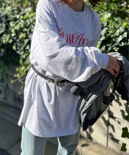 mi via loca（ミヴィアロカ）の「GILDANサイドロゴプリント入りロングスリーブTシャツ 【MVL002 ※2A】（Tシャツ/カットソー・レディース・ホワイト/ピンク/オートミール/オフホワイト/ライトアッシュグレー/ブラック・MEDIUM/X-LARGE）」の13枚目の写真