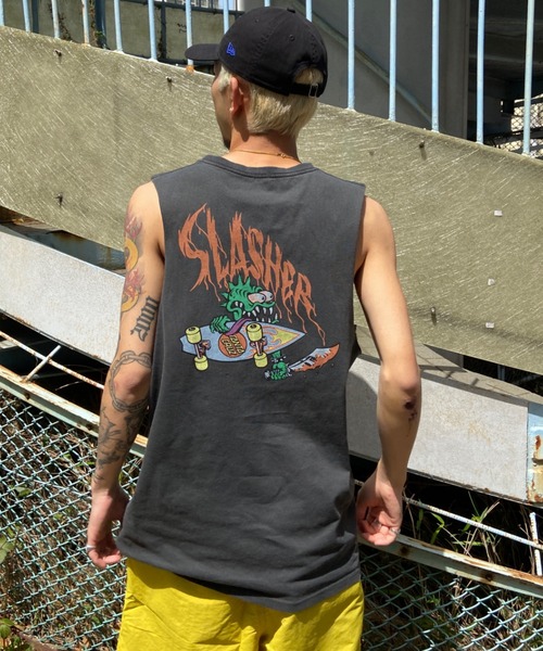 SANTA CRUZ(サンタクルーズ)の「【ムラサキスポーツ別注】SANTACRUZ/サンタクルーズ バックプリント カットオフタンクトップ/バンドTee ピグメントT ノースリーブ SC BANDMAN 502232406(タンクトップ・メンズ・ブラック×レッド/ブラック×ブルー/ブルー系その他・L/M/XL)」の3枚目の写真