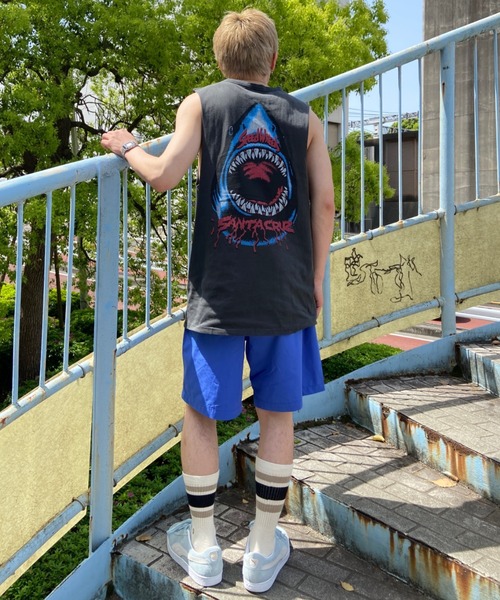 SANTA CRUZ(サンタクルーズ)の「【ムラサキスポーツ別注】SANTACRUZ/サンタクルーズ バックプリント カットオフタンクトップ/バンドTee ピグメントT ノースリーブ SC BANDMAN 502232406(タンクトップ・メンズ・ブラック×レッド/ブラック×ブルー/ブルー系その他・L/M/XL)」の14枚目の写真