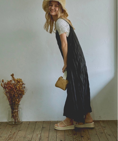 t a r o s u(タロス)の「washer cami onepiece/ウォッシャーキャミワンピース(ワンピース・レディース・ブラック/ホワイト/ベージュ・FREE)」の8枚目の写真
