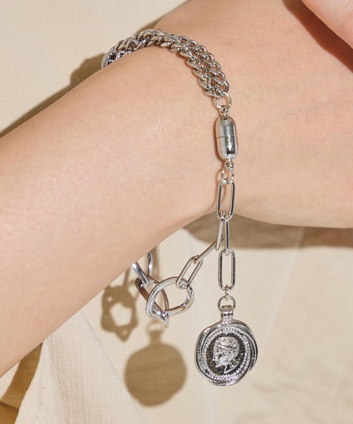 LAVEANGE（ラビアンジェ）の「【金属アレルギー対応】ミックスチェーンマグネットブレスレット（ブレスレット・レディース・ゴールド/シルバー・01/02）」の3枚目の写真