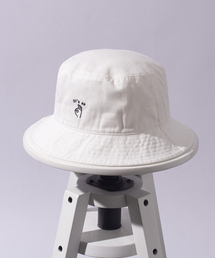 RIVER UP | ＜BASIQUENTI＞ハンドサイン刺繍 オールシーズン対応 ユニセックス バケットハット(ハット)