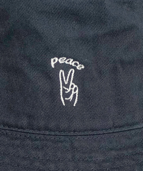 RIVER UP（リバーアップ）の「＜BASIQUENTI＞ハンドサイン刺繍 オールシーズン対応 ユニセックス バケットハット（ハット・メンズ・ブラック/ネイビー/ベージュ/モスグリーン/ホワイト・フリー）」の9枚目の写真