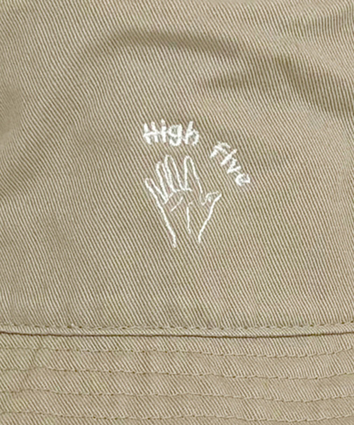 RIVER UP（リバーアップ）の「＜BASIQUENTI＞ハンドサイン刺繍 オールシーズン対応 ユニセックス バケットハット（ハット・メンズ・ブラック/ネイビー/ベージュ/モスグリーン/ホワイト・フリー）」の8枚目の写真