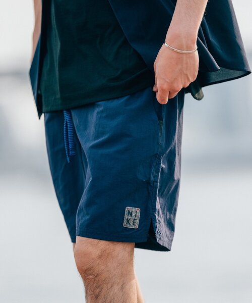 NIKE（ナイキ）の「《6月7日再販売》【NIKE SWIM / ナイキ】販路限定 ソリッドアイコン ボードショーツ（その他パンツ・メンズ・ライトグレー/ブラック/ブルー/グリーン/マルーン/ネイビー/モスグリーン/コバルトブルー・SMALL/X-LARGE/MEDIUM/XX-LARGE/LARGE）」の9枚目の写真