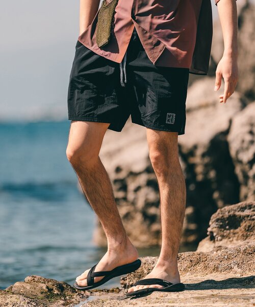 NIKE（ナイキ）の「《6月7日再販売》【NIKE SWIM / ナイキ】販路限定 ソリッドアイコン ボードショーツ（その他パンツ・メンズ・ライトグレー/ブラック/ブルー/グリーン/マルーン/ネイビー/モスグリーン/コバルトブルー・SMALL/X-LARGE/MEDIUM/XX-LARGE/LARGE）」の2枚目の写真