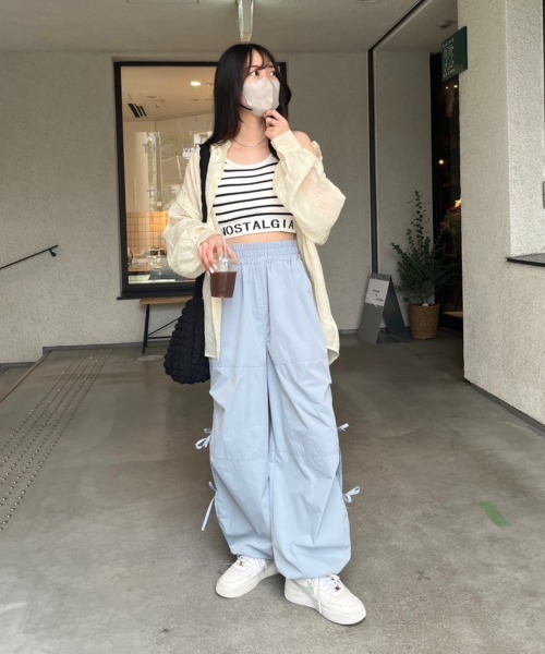 nemne store（ネンネストア）の「《Delfy》ロゴ入りクロップド丈タンクトップ（タンクトップ・レディース・ブラック系その他/オフホワイト/ブラック・フリー）」の21枚目の写真